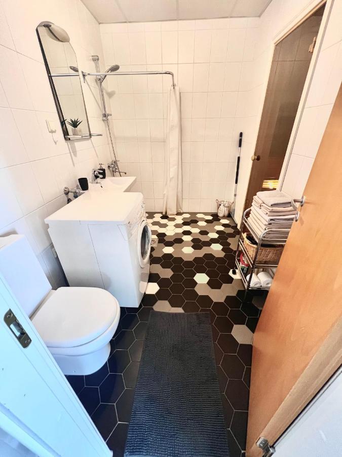 Lootsi Apartment With Sauna, Next To Old Town, City Center, Port タリン エクステリア 写真